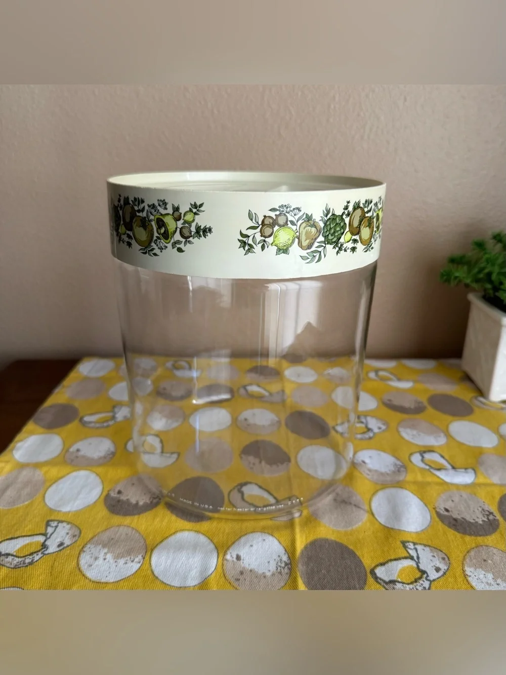 Vintage Pyrex Spice of Life circular storage canister with lid